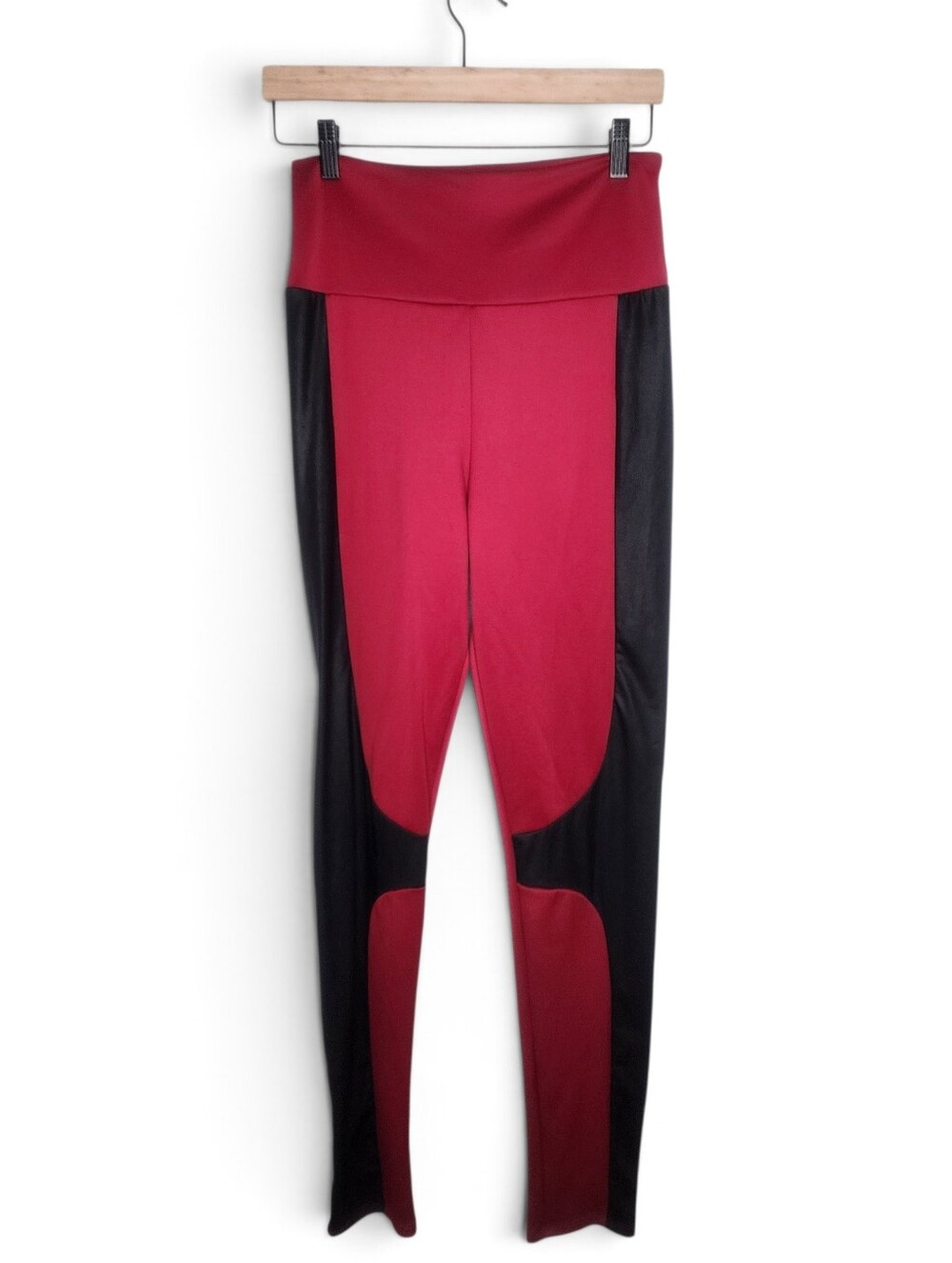 Cemi Ceri Superhero Style Colorblock Leggings in Black and Red Size L